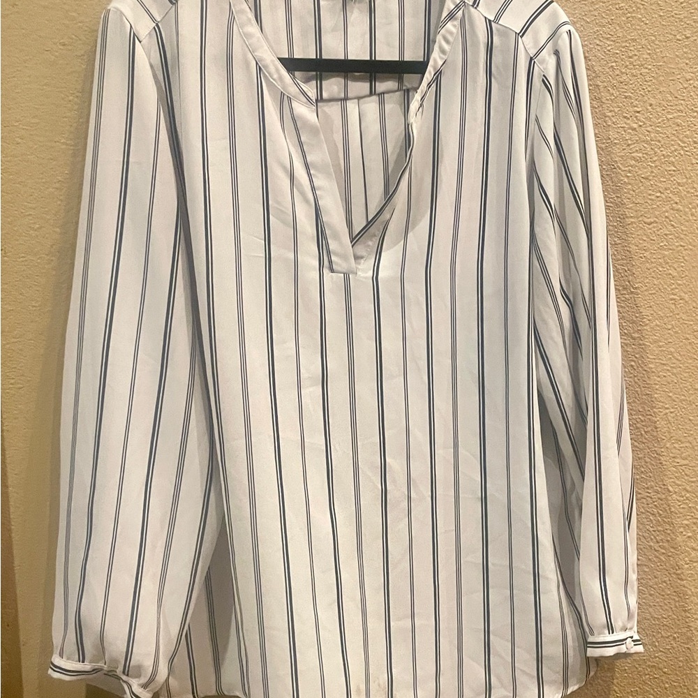 Blouse blk & wht 100% poly size XL